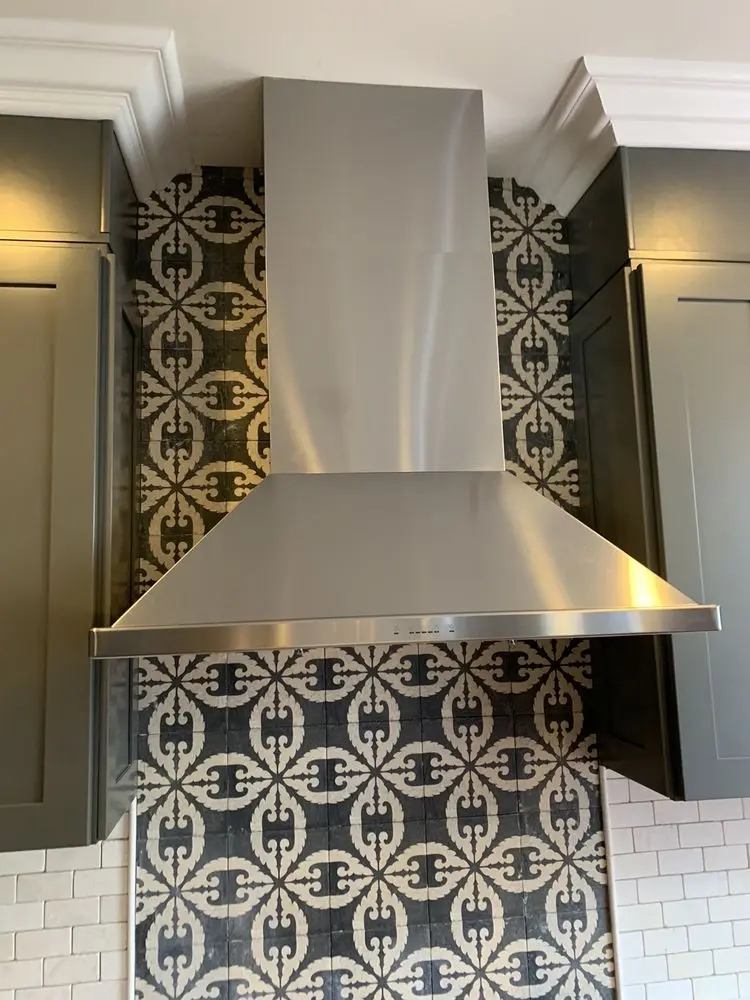 Modern Hood & Geometric Tile installation in Villa Park