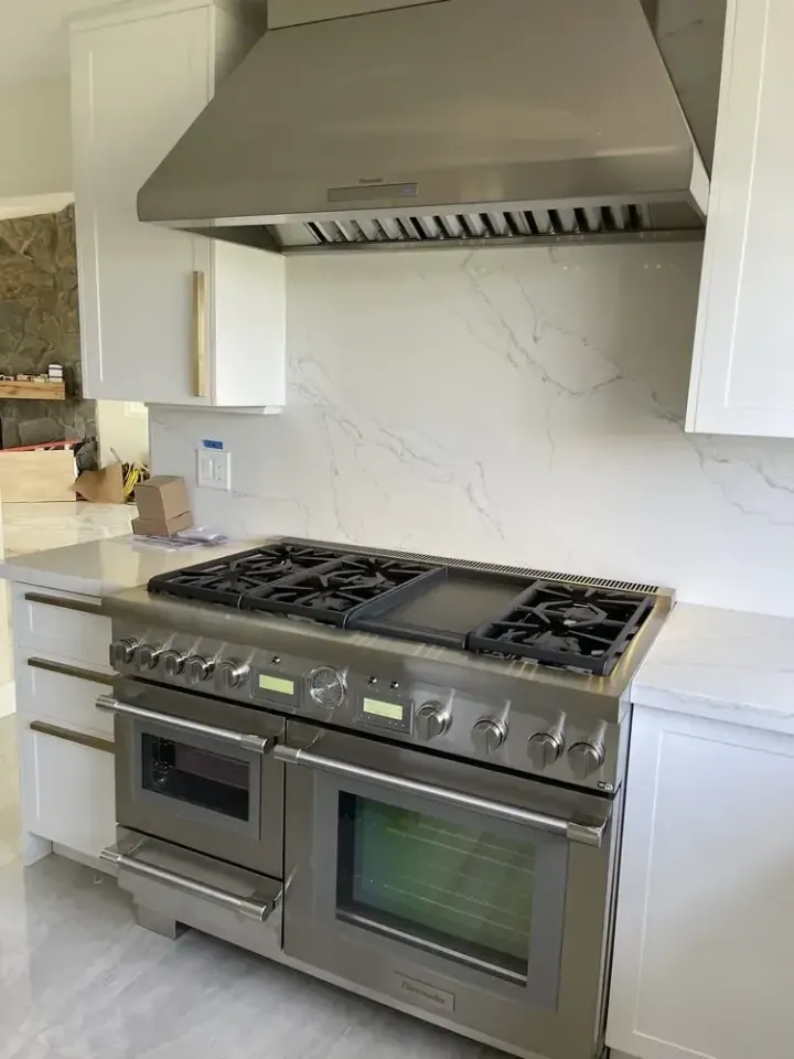 Thermador 48″ Range and Thermador Hood installation in Tustin by Peerless Group