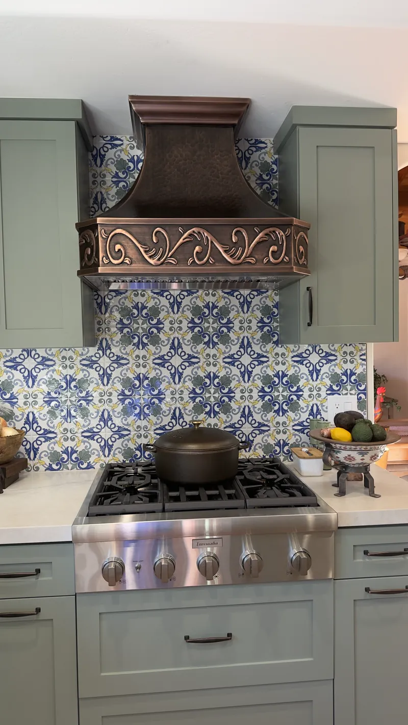 Thermador 30″ Rangetop and Custom Hood installation in Huntington Beach by Peerless Group