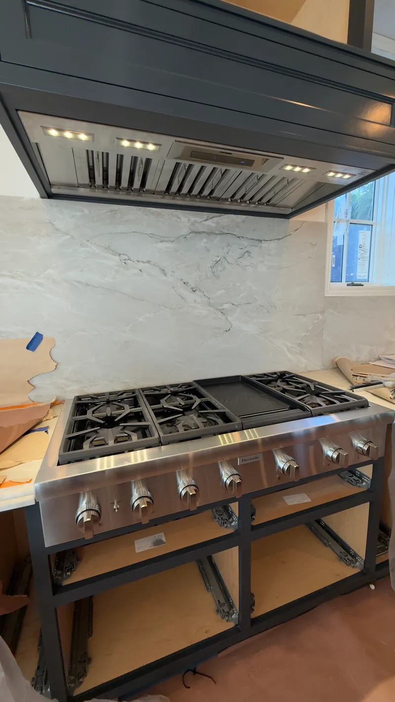 Thermador 48″ Rangetop & Thermador Hood installation in Huntington Beach by Peerless Group