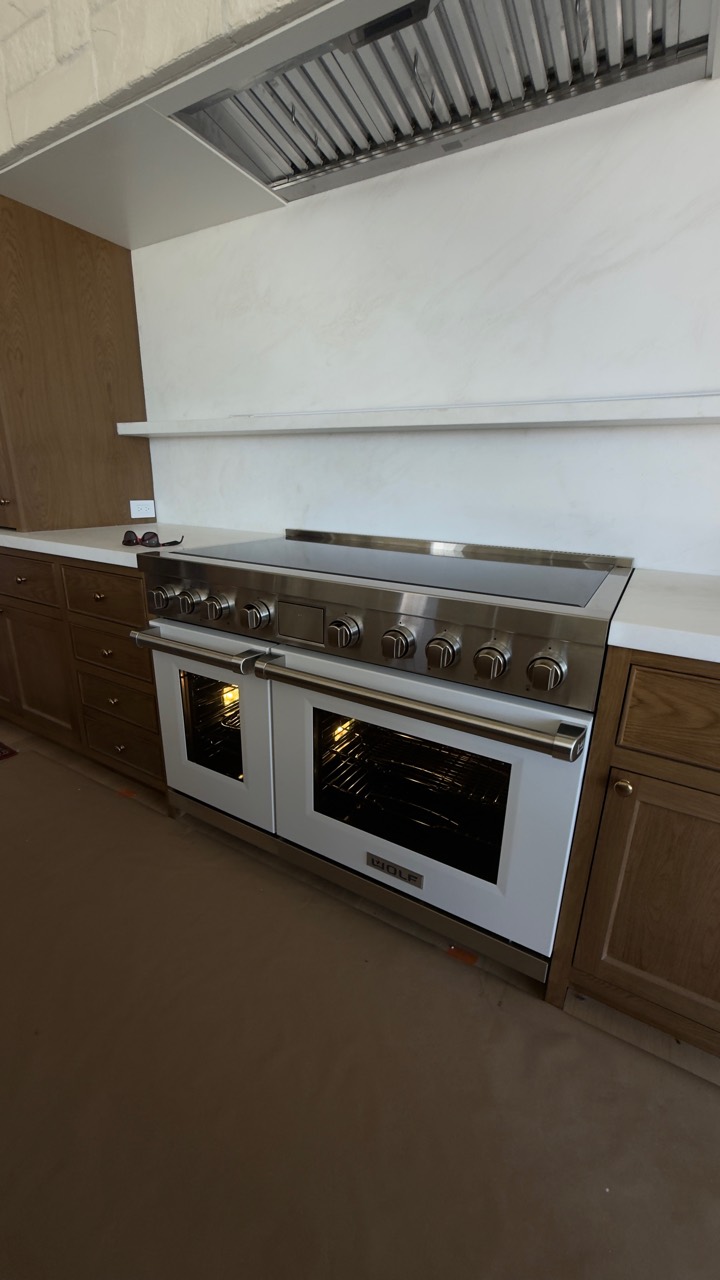 White Wolf range with integrated ventilation installed by Peerless Group in Orange County, CA