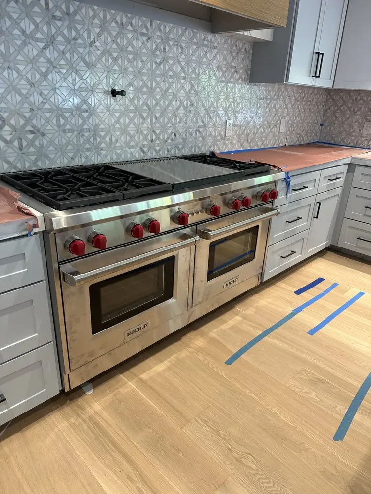 Wolf Dual-Fuel Range installation in Laguna Beach